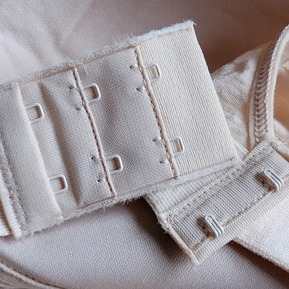 ๐ NWT HANES Comflort Flex FullCoverage Wireless Bra Taupe Polkadot Women's Sz M - Picture 6 of 9